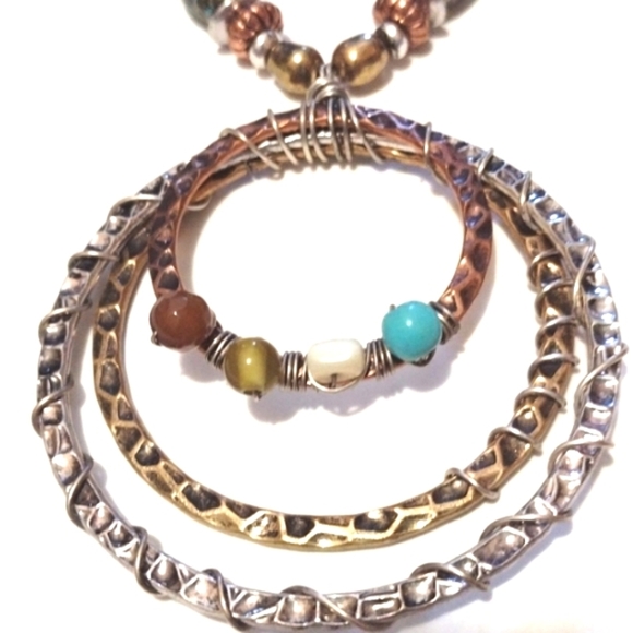 ROXY AND LOLA SILVER-TONE BEADED 3-TONE ROUND METAL PENDANT 17-20" NECKLACE - Picture 4 of 8